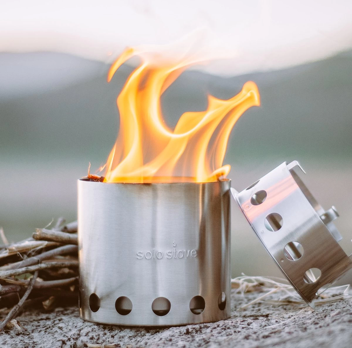 Solo Stove Lite Draagbare Kooktoestel. Geen Vloeibare Brandstof Nodig. Krachtige Efficiënte Houtverbranding En Weinig Rook. Voor 1-2 Personen, 304 Roestvrijstaal, Compact ⌀ 10,8 Cm, Hoogte 14,5 Cm, 255g. - Afbeelding 20