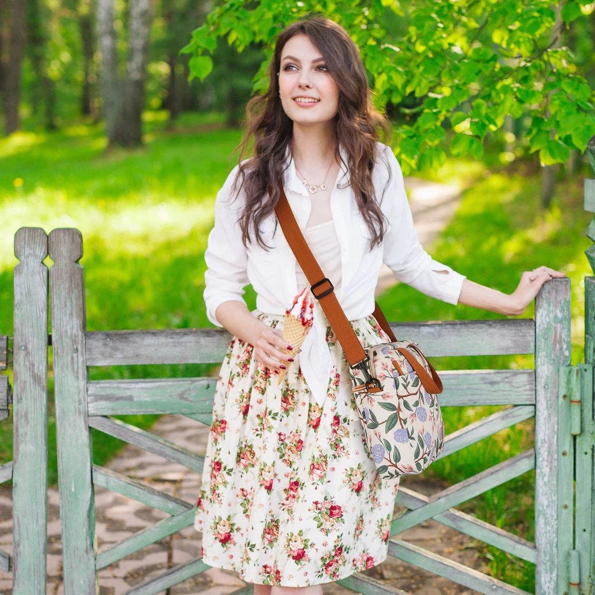 Brisby 4 Laags Geïsoleerde Koeltas - Lunchtas 7 Liter - Bloemetjes Wit - Afbeelding 8